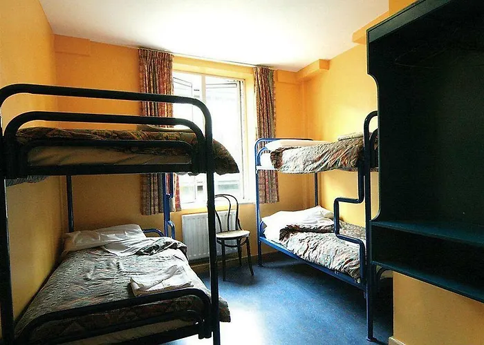 Avalon HouseAirport Hotel